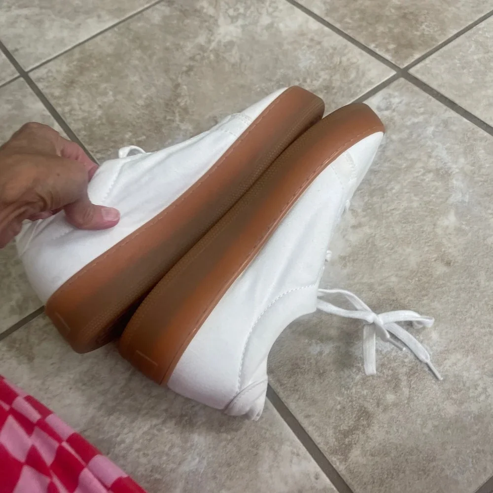 Jenni Kayne White Canvas Platform Sneakers Gum Sole Made in Portugal Size 38/8